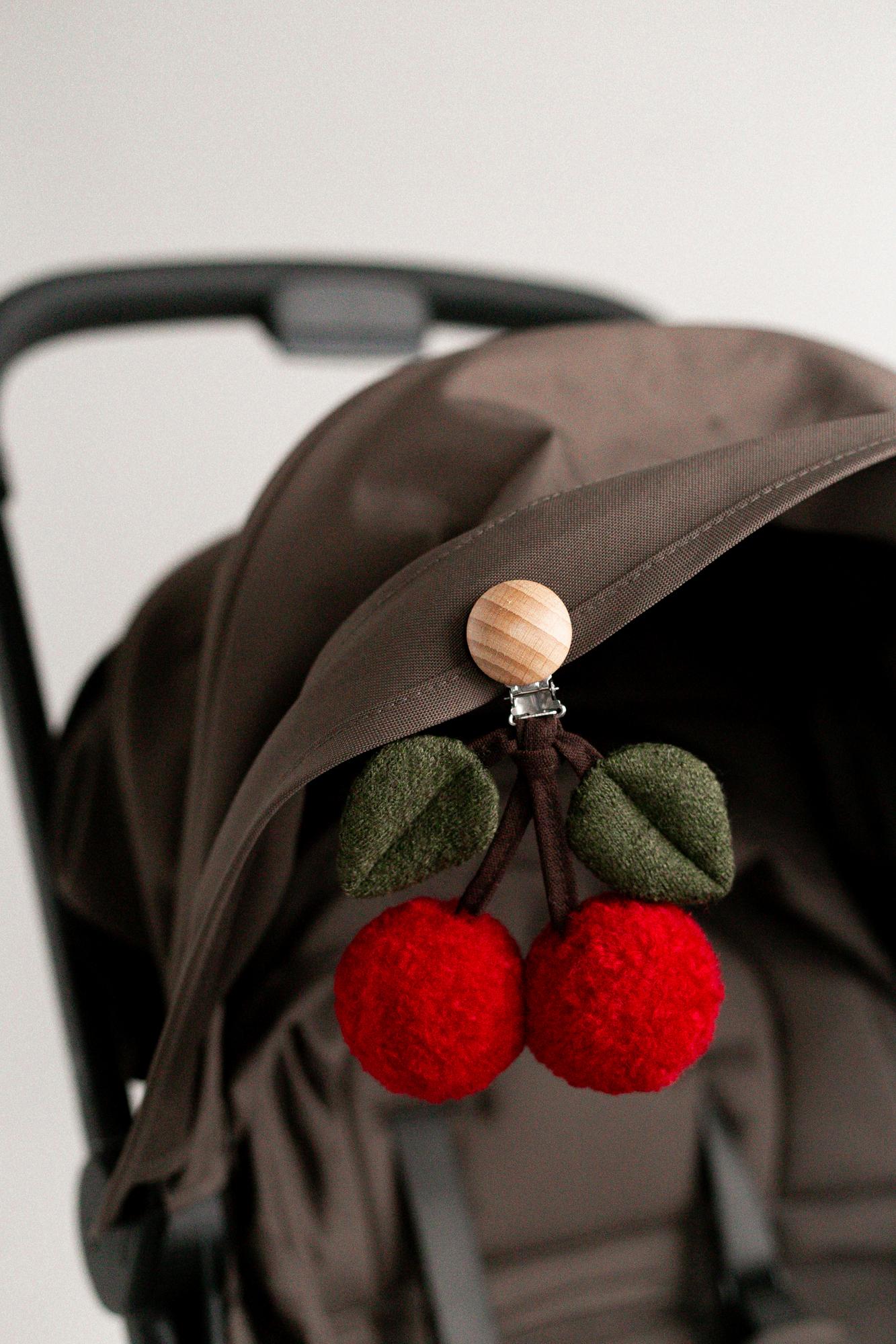 Погремушка "Вишенки'' на коляску