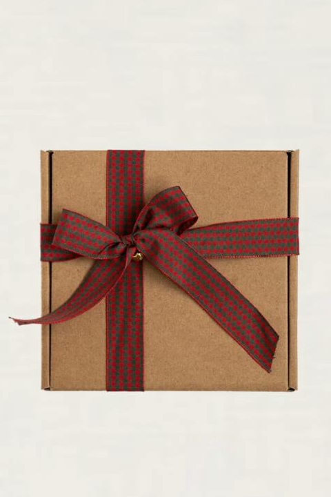 Подарочная коробка