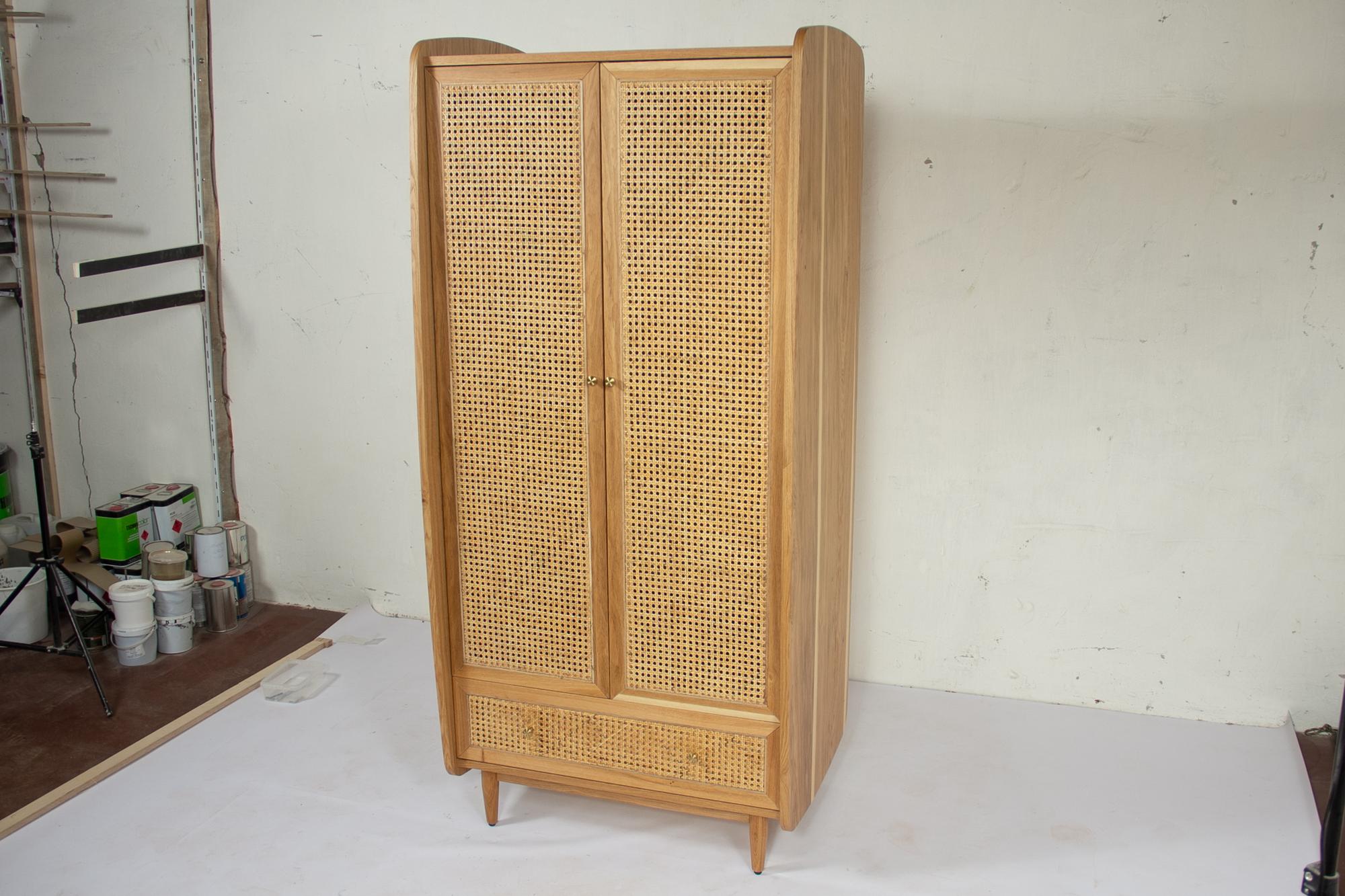 Шкаф с ротангом PW0153