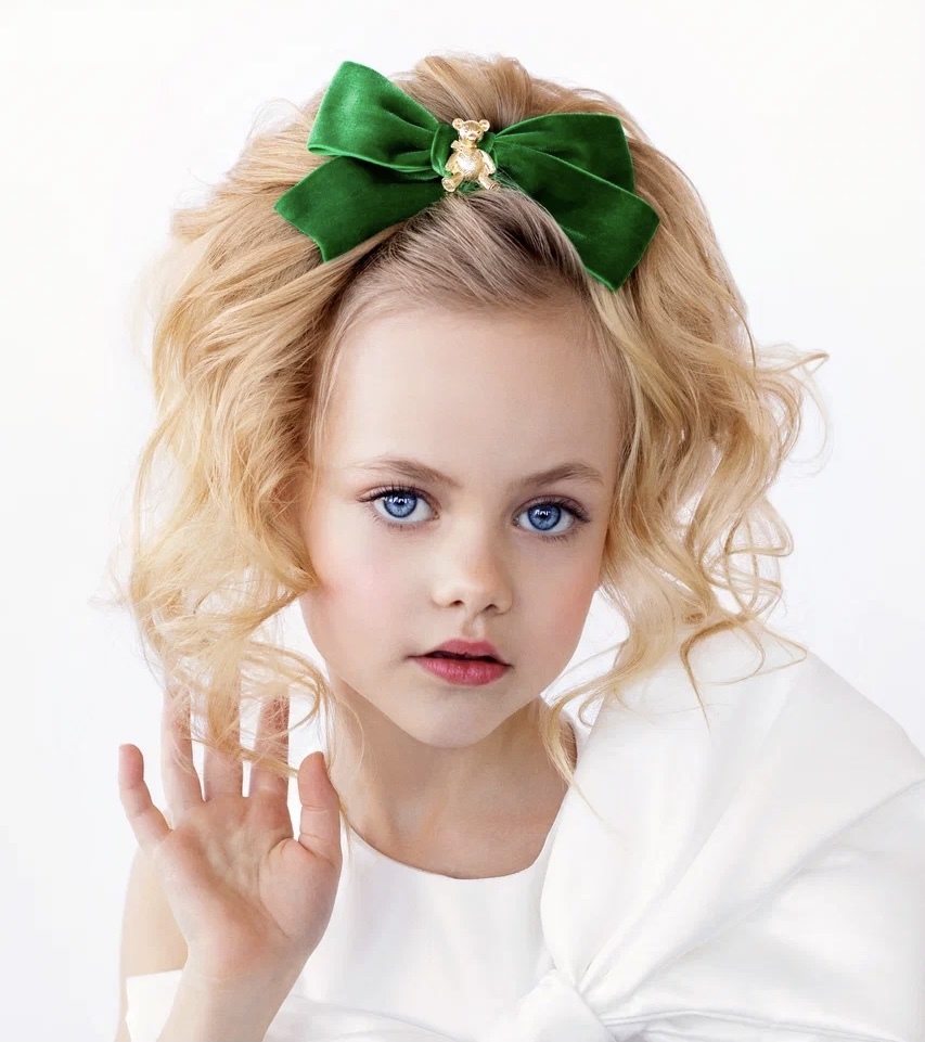 Заколка бархатная "Золотой мишка" цвет : зеленый