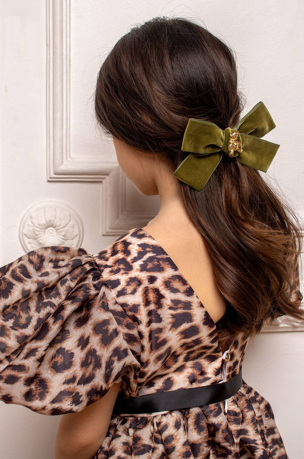 Заколка бархатная "Золотой мишка" цвет : оливковый