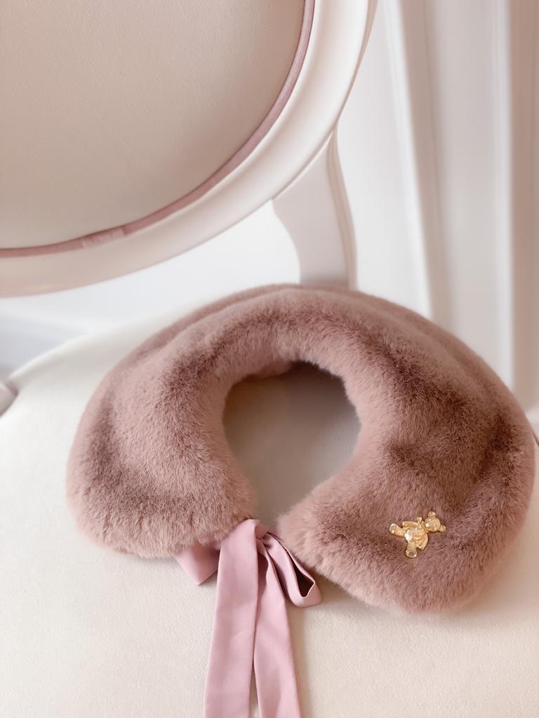 Воротник из экомеха, цвет:  пудровый