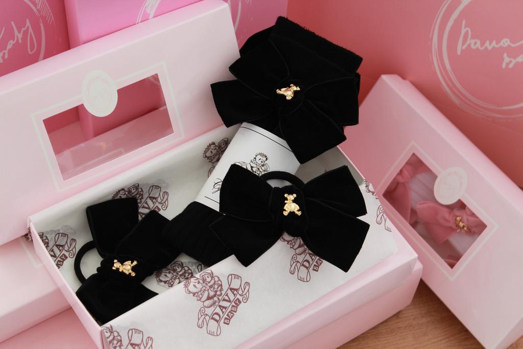 Подарочный набор  «Золотой мишка» =  гольфы черные/черный+ две резинки