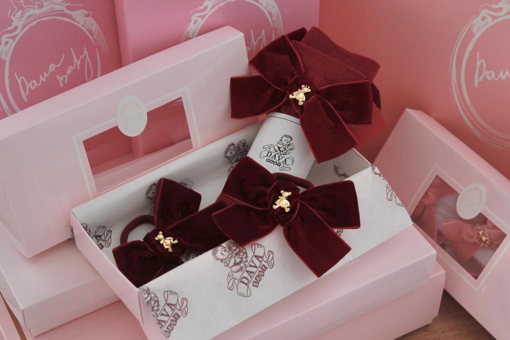 Подарочный набор  «Золотой мишка» =  гольфы бордовые/бордовый+ две резинки