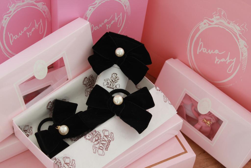 Подарочный набор  «Жемчужинка» =  гольфы черные + две резинки