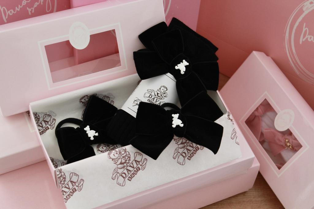 Подарочный набор  «Bear Black and White» =  гольфы черный/черный+ две резинки черные