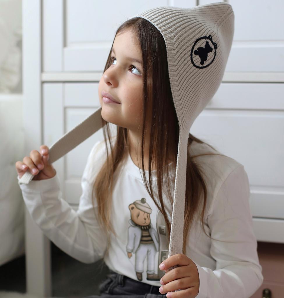 Шапка чепчик Dava Vintage цвет: бежевый/черная вышивка