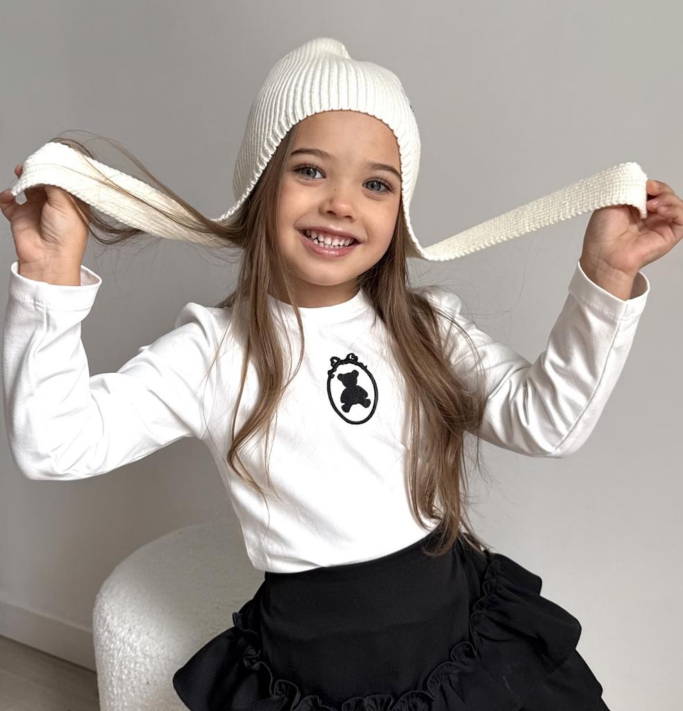 Лонгслив с вышивкой Dava Bear Vintage , цвет: Айвори/черная вышивка