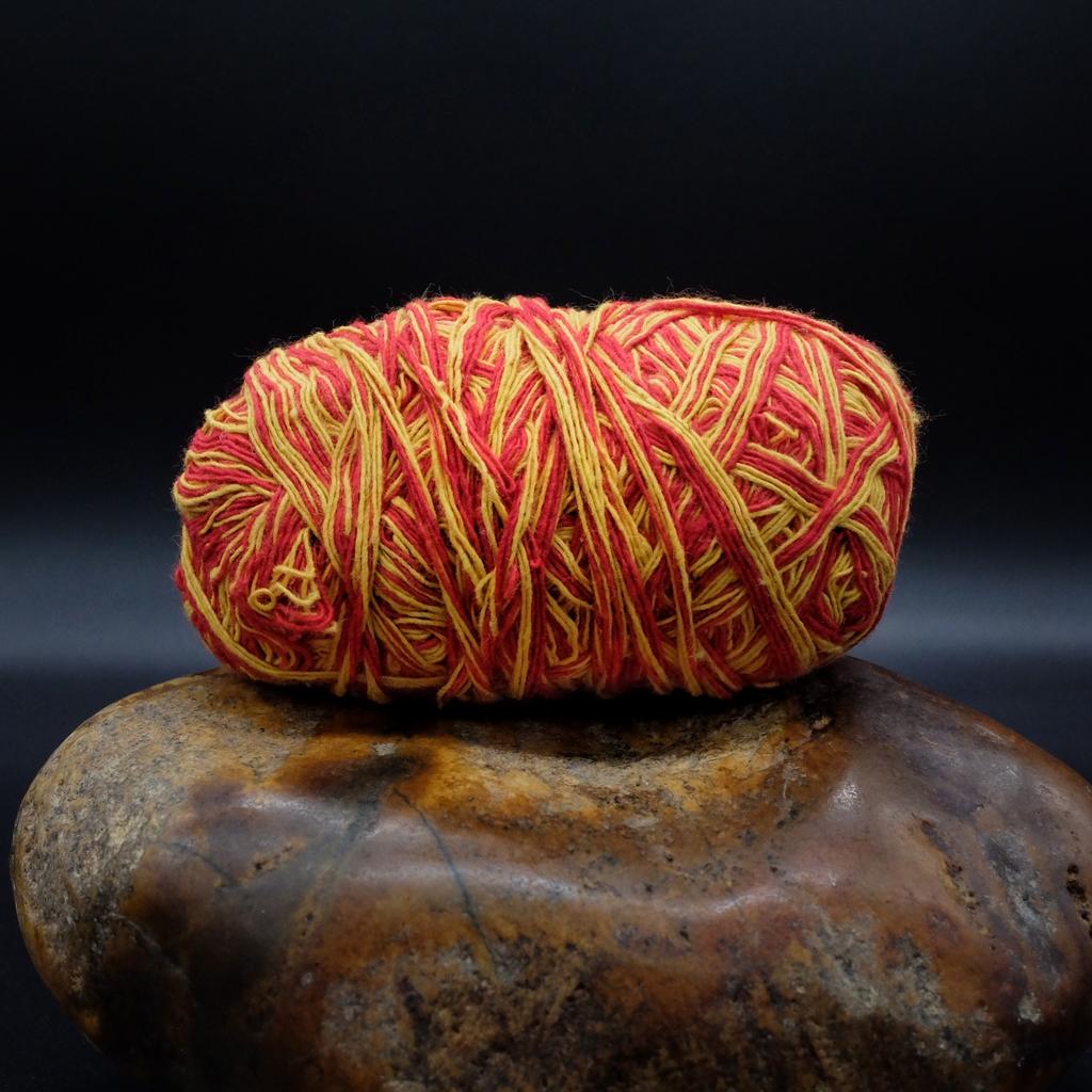 Обережная нить из Непала №1