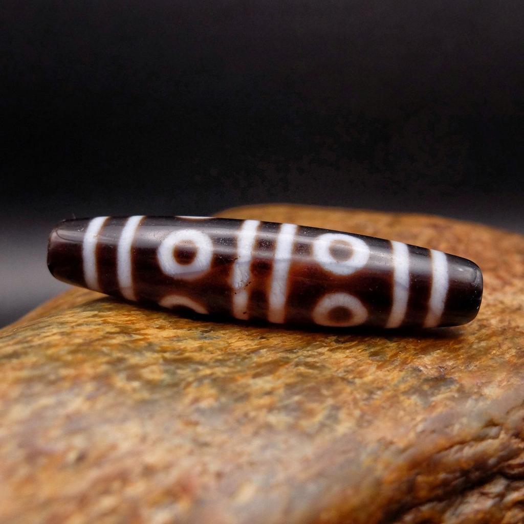 Дзи 8 глаз №1