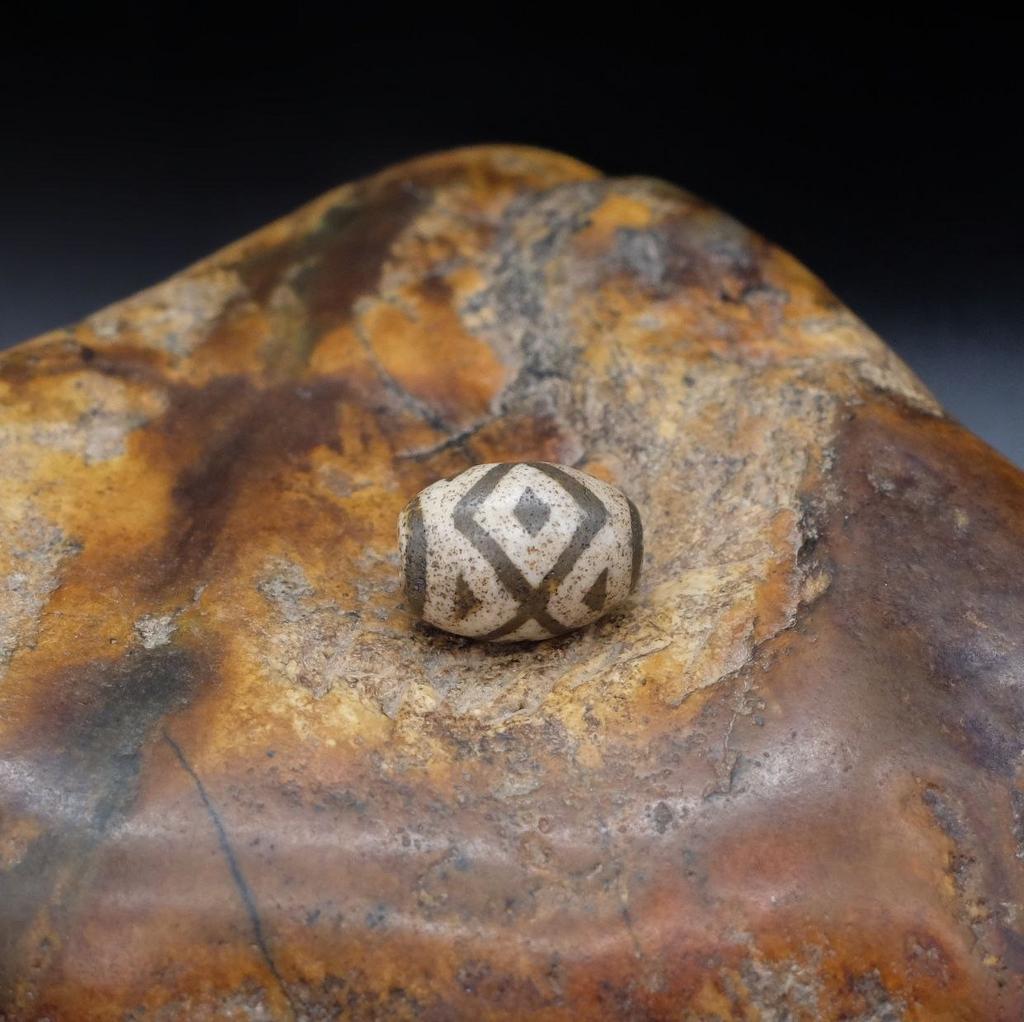 Бусина дзи бриллиант №3