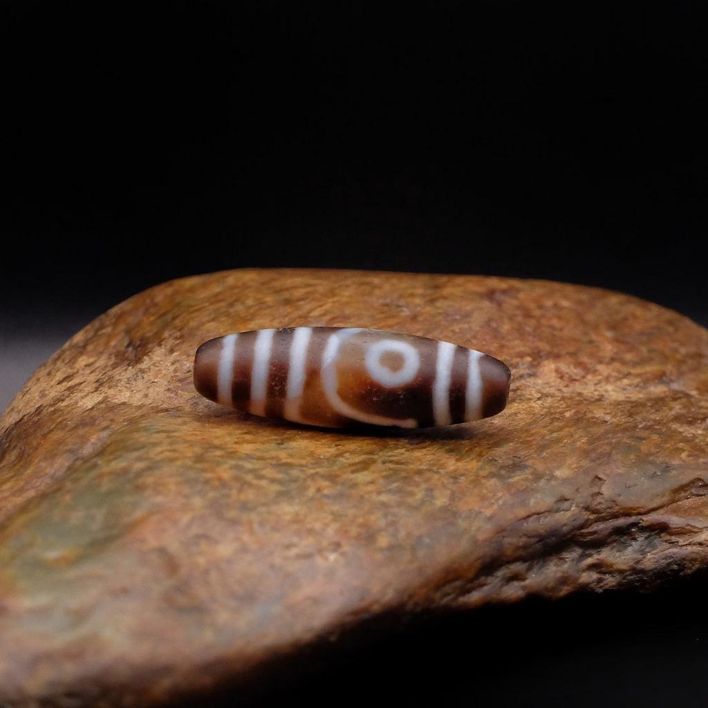 Бусина дзи 2 глаза №7