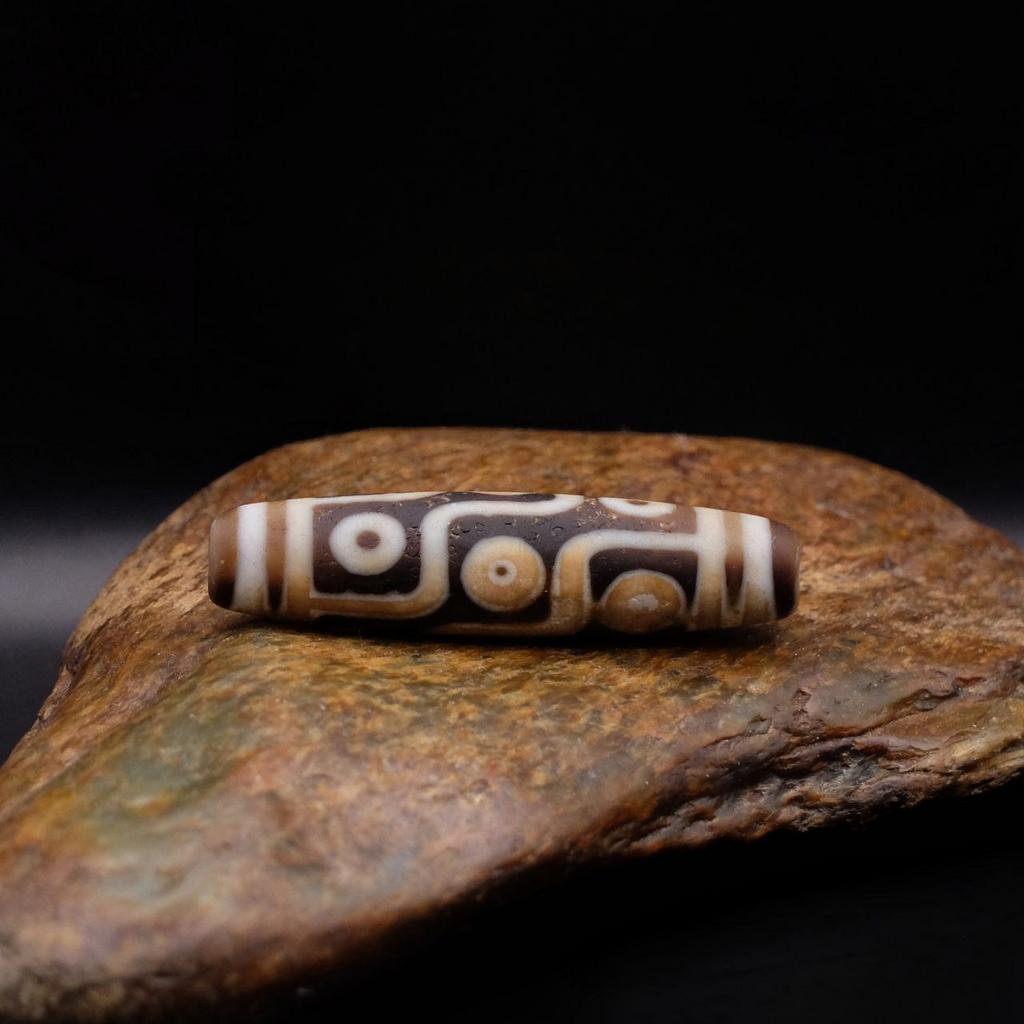 Бусина дзи 9 глаз №5