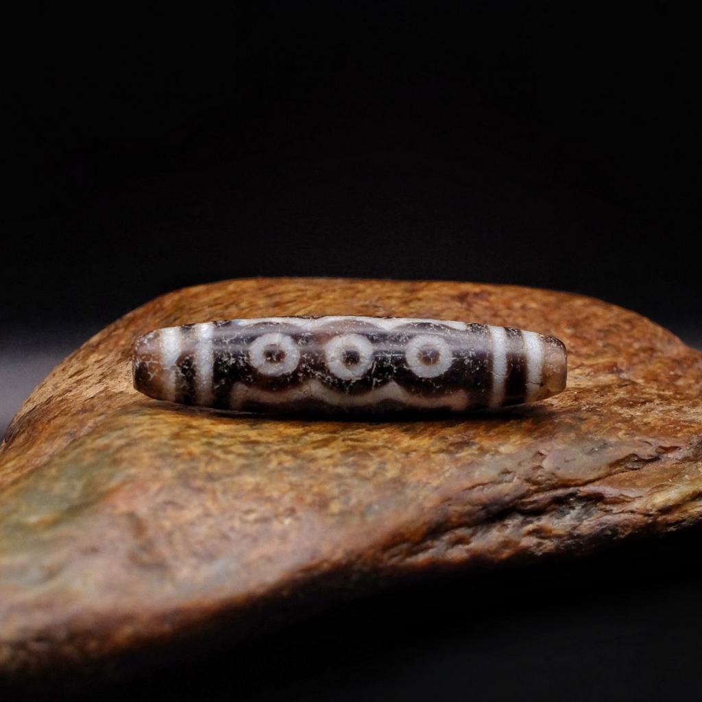 Бусина дзи 5 глаз №8