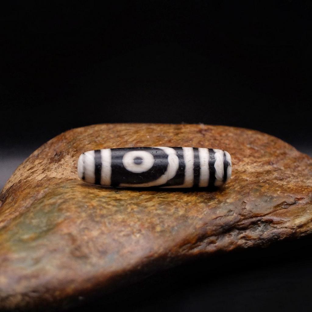 Бусина дзи 2 глаза №11