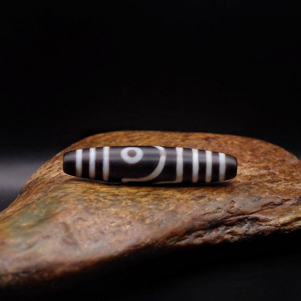 Бусина дзи 2 глаза №14