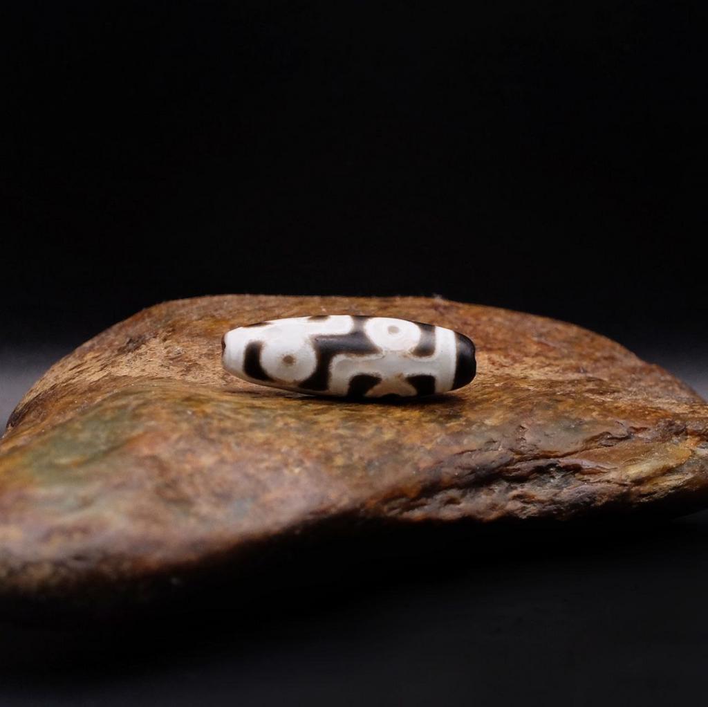 Бусина дзи 6 глаз №3