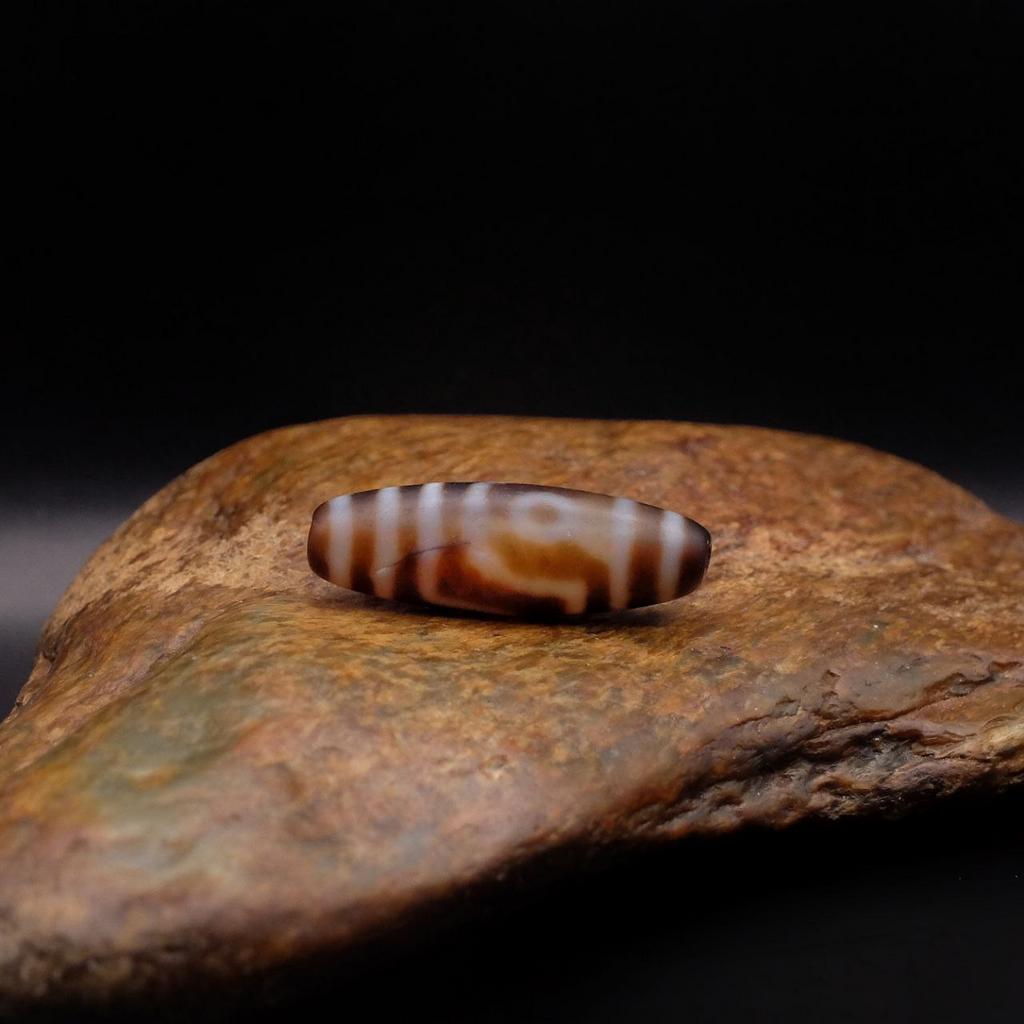 Бусина дзи 2 глаза №15