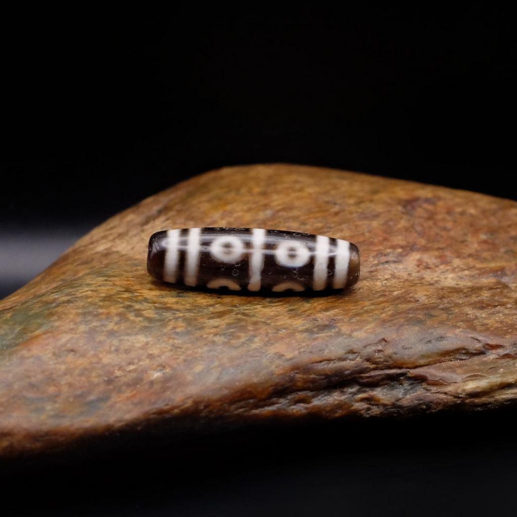 Бусина дзи 8 глаз №3