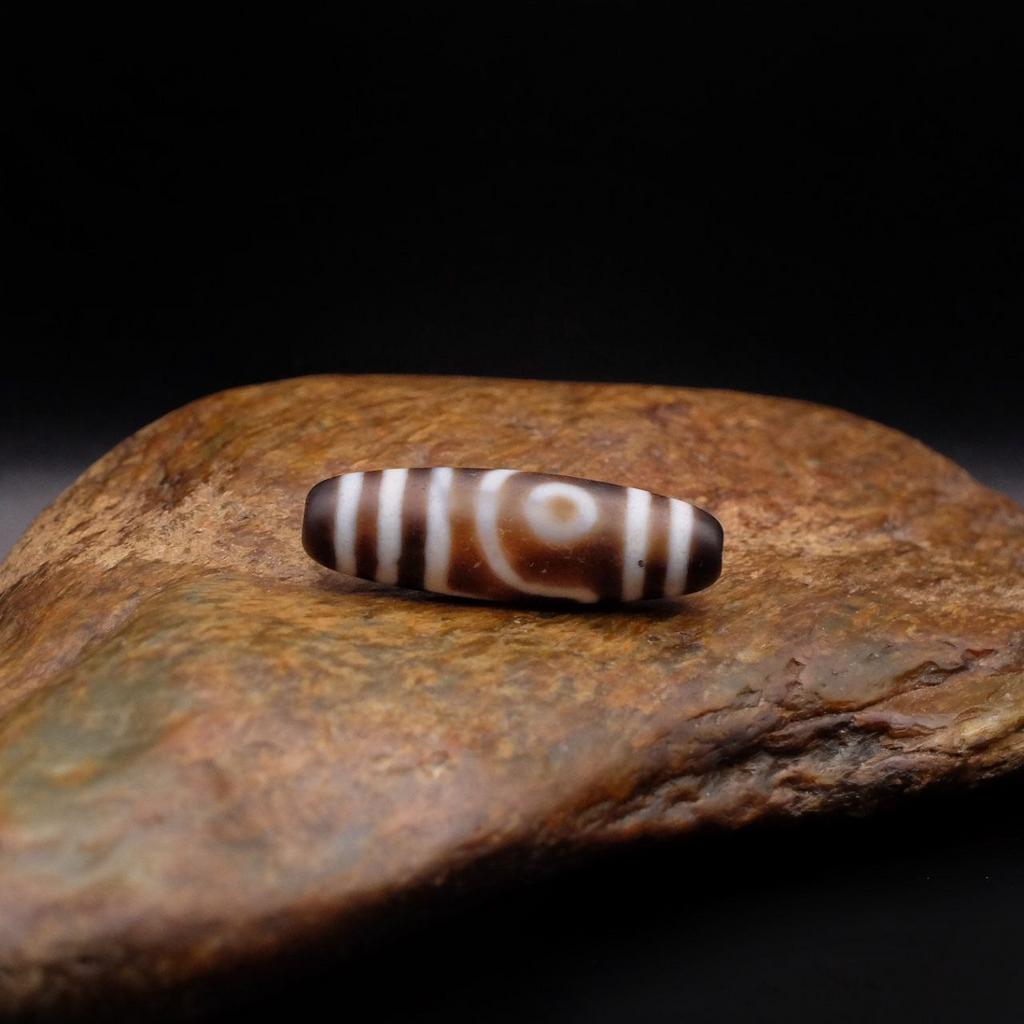 Бусина дзи 2 глаза №21