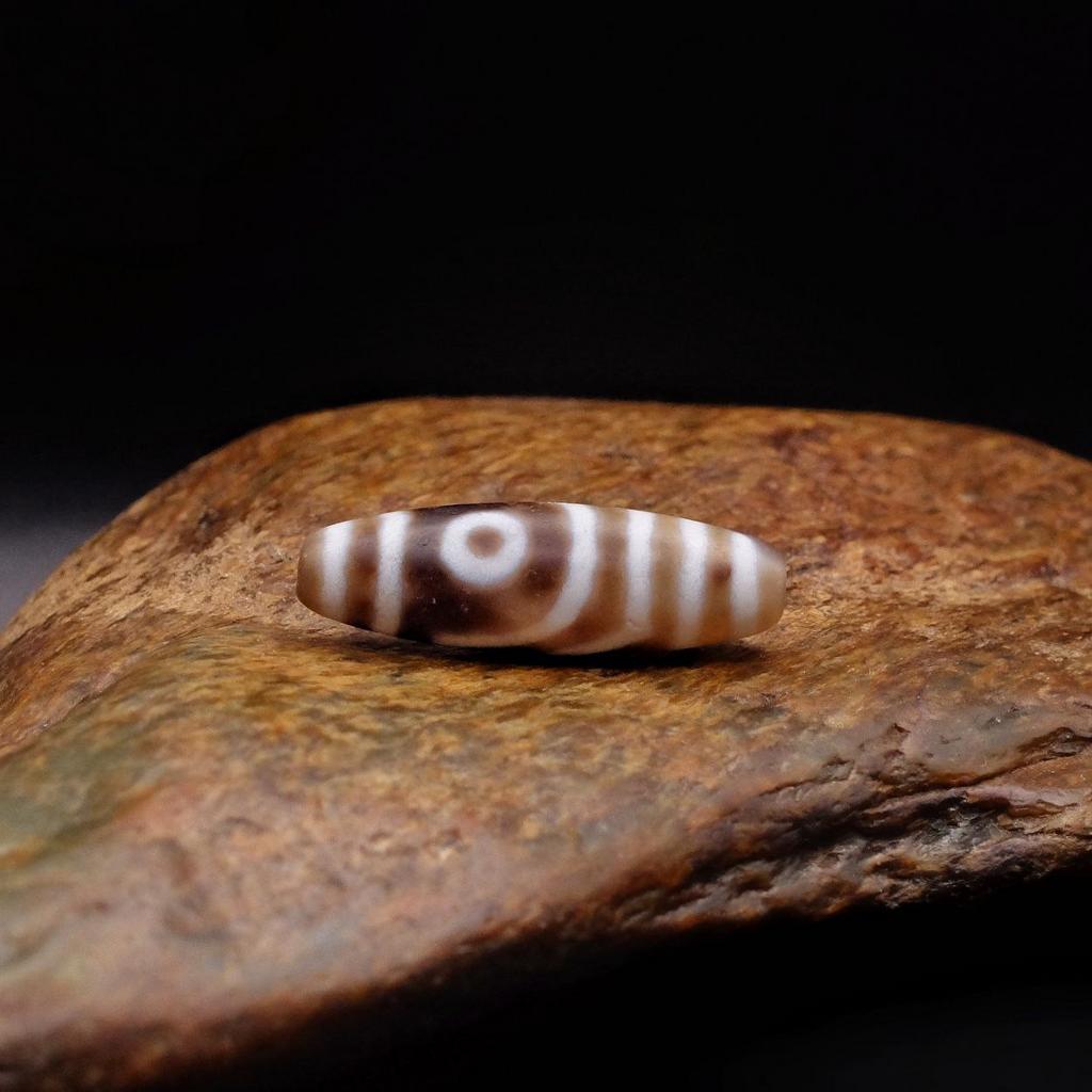 Бусина дзи 2 глаза №23