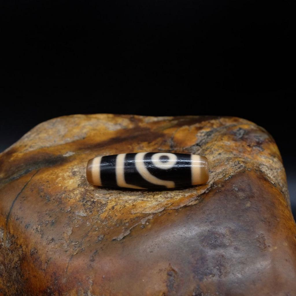 Бусина дзи 2 глаза №24 original