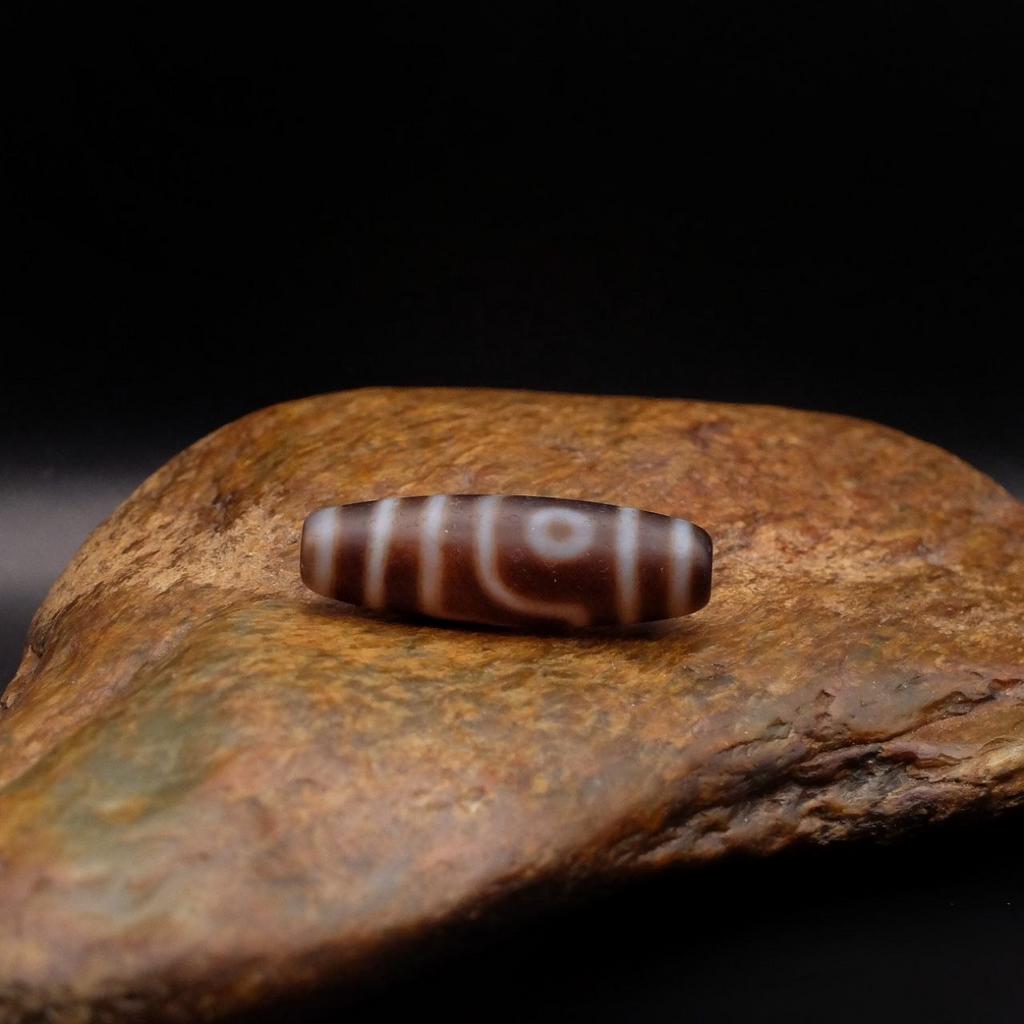 Бусина дзи 2 глаза №26