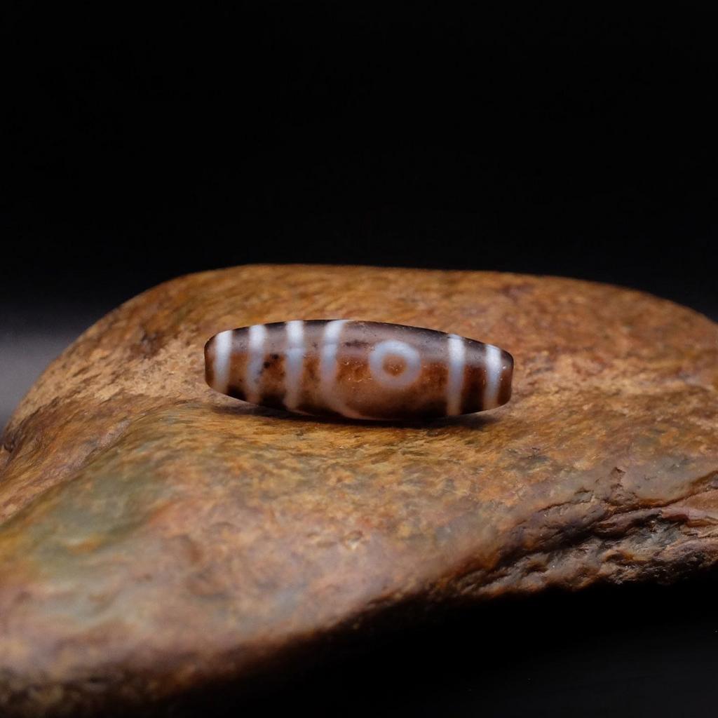 Бусина дзи 2 глаза №27