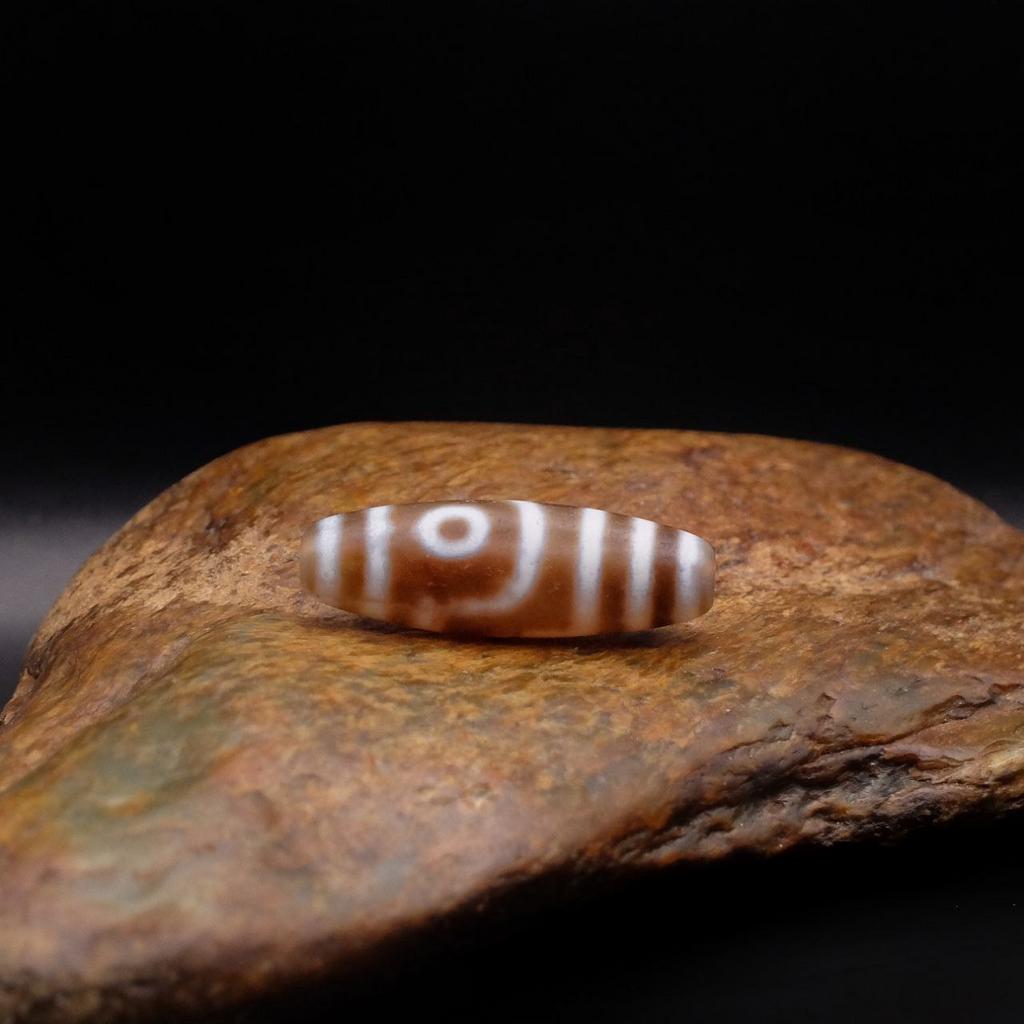 Бусина дзи 2 глаза №29