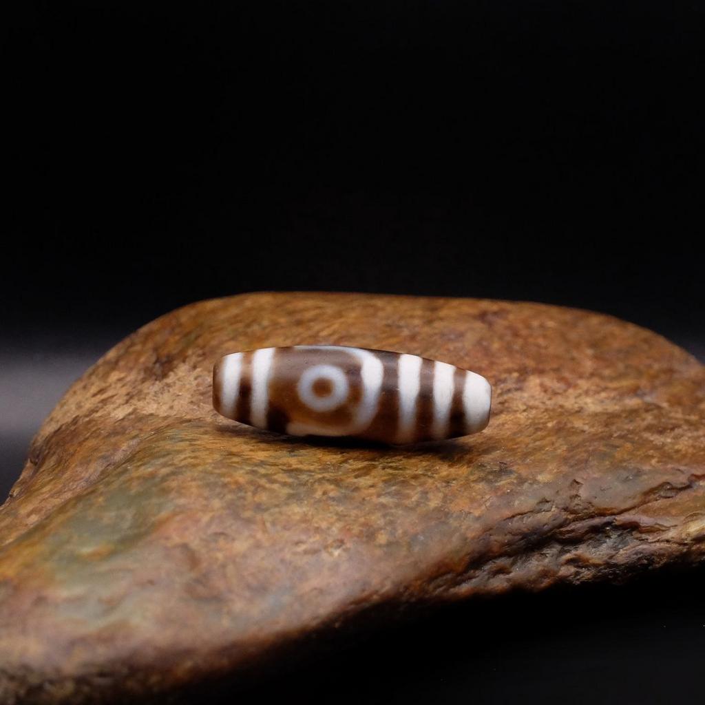 Бусина дзи 2 глаза №30