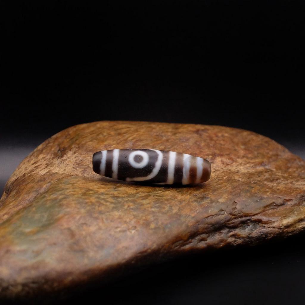 Бусина дзи 2 глаза №32