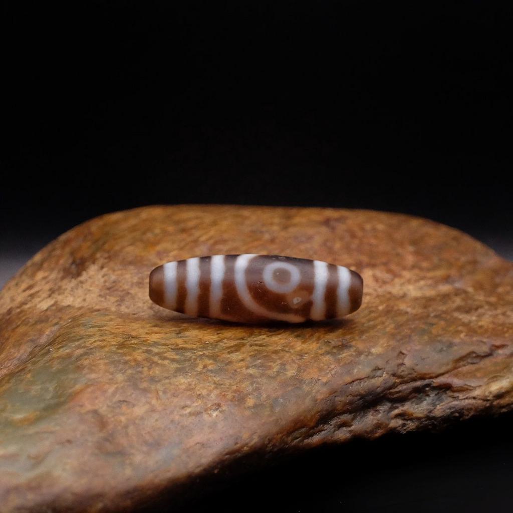 Бусина дзи 2 глаза №35