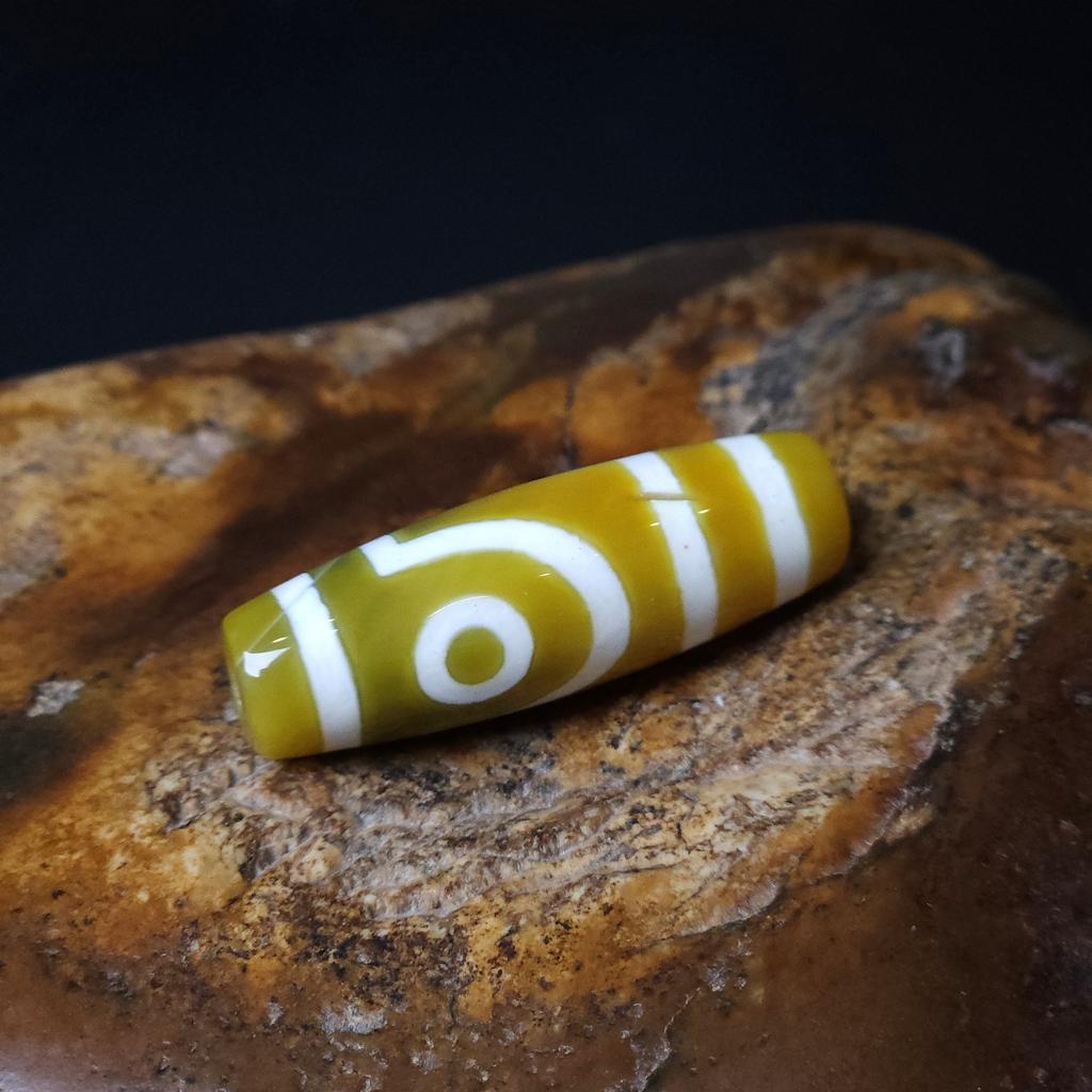 Бусина дзи 2 глаза №38