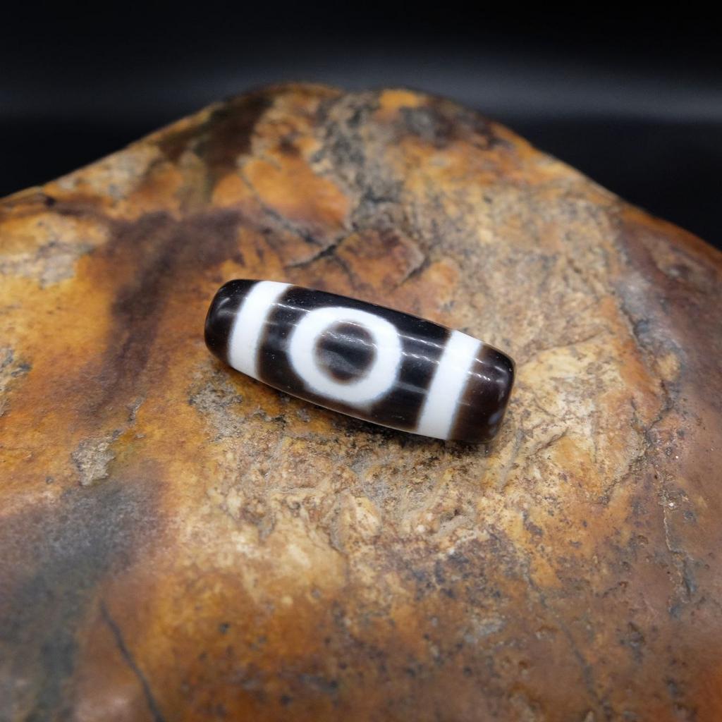 Бусина дзи 2 глаза №42