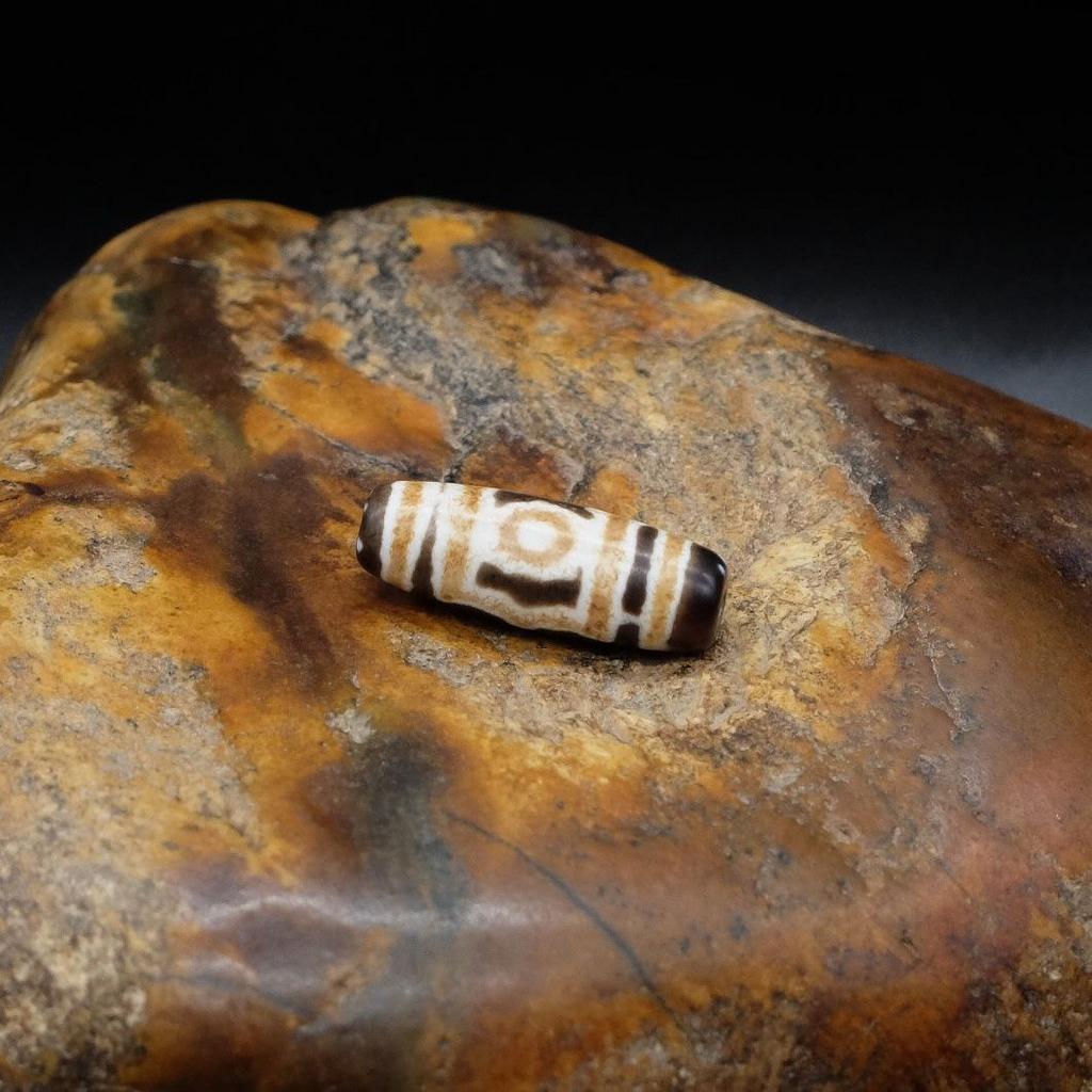 Бусина дзи 3 глаза №51