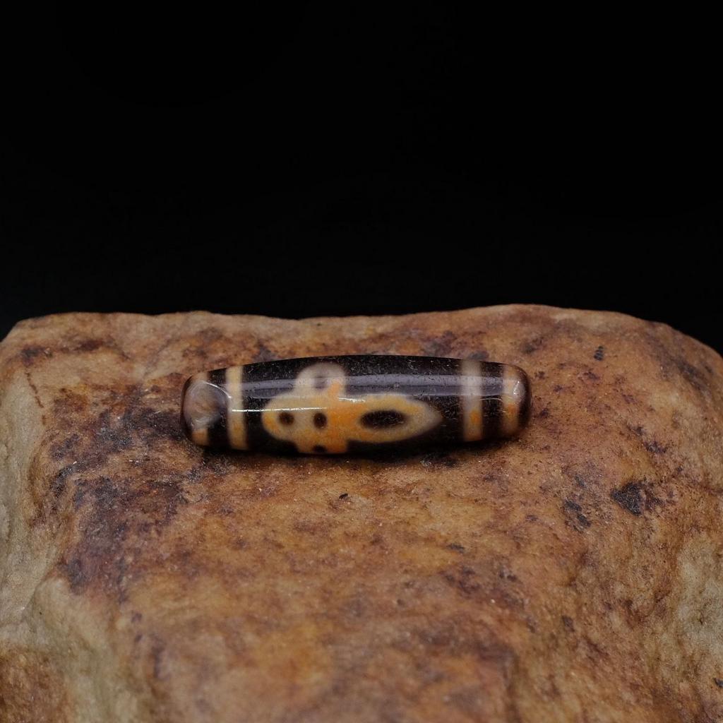 Бусина дзи Гаруда №2