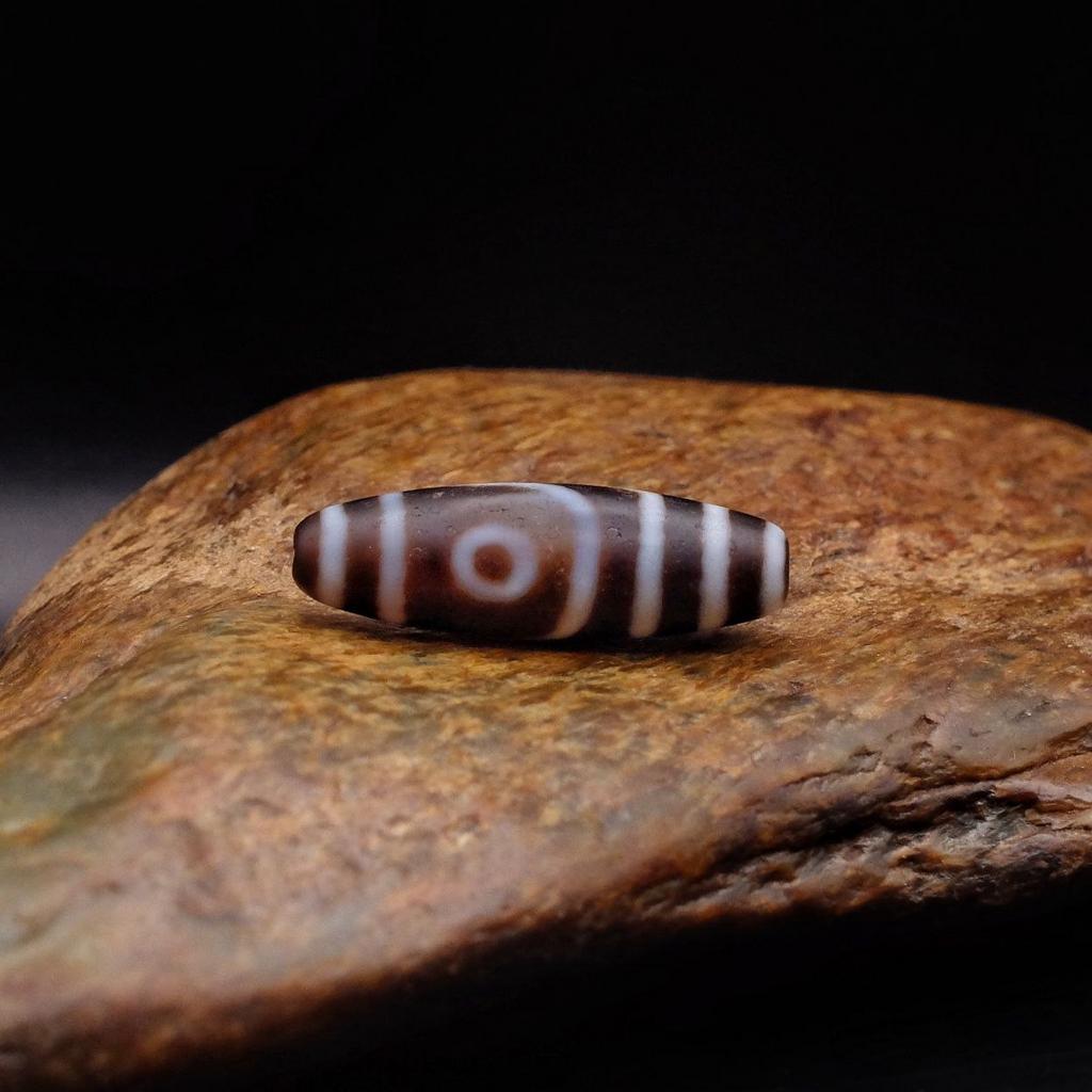 Бусина дзи 2 глаза №47