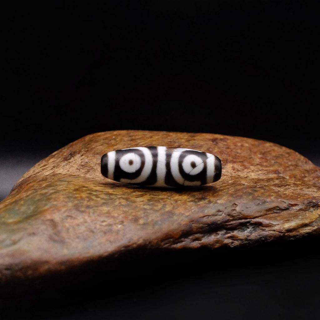 Дзи 4 глаза №8