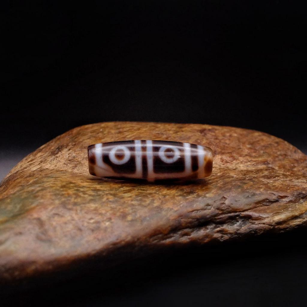 Дзи 4 глаза №10