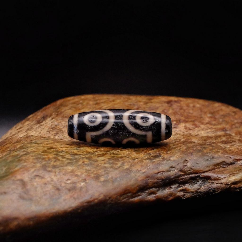 Бусина дзи 7 глаз №9