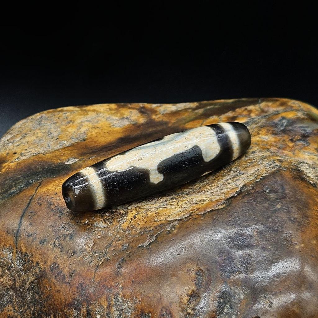 Бусина дзи Гуань Инь N°2