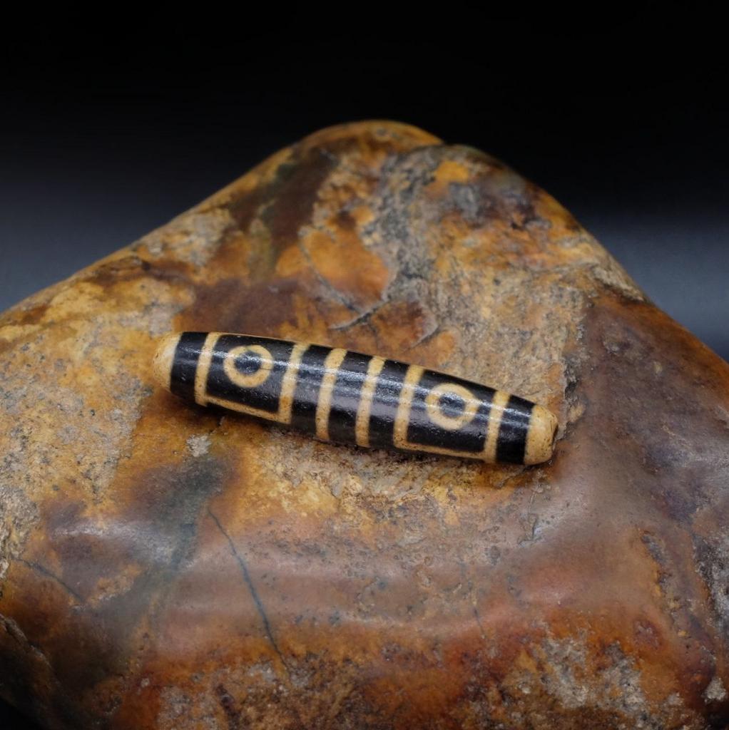 Дзи 4 глаза №11