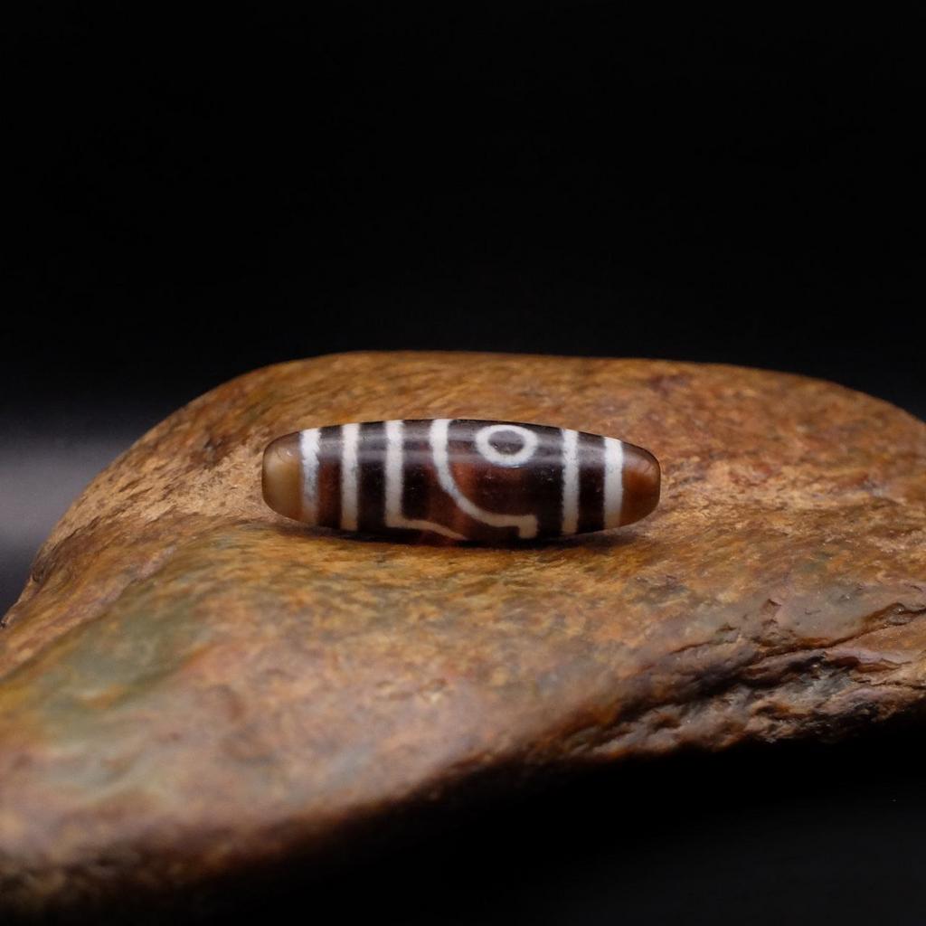 Бусина дзи 2 глаза №53