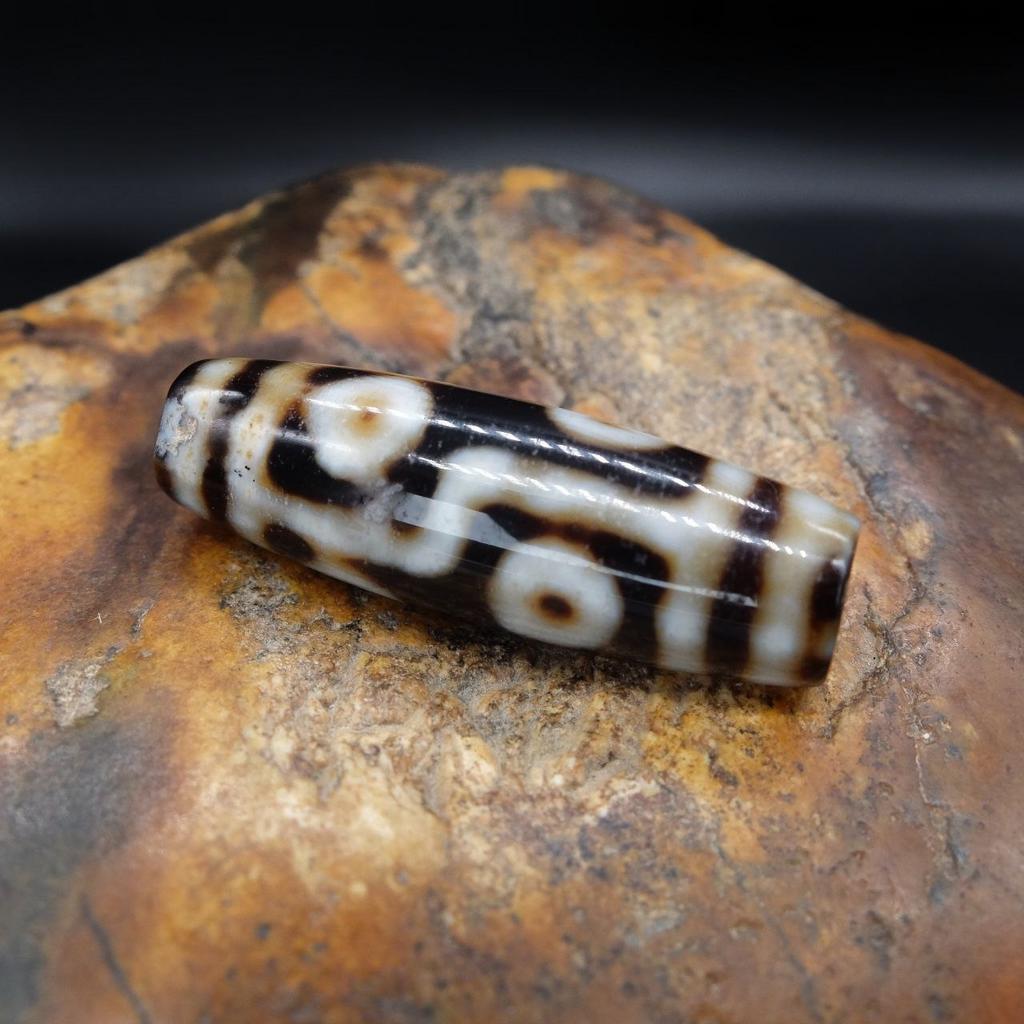 Бусина дзи 6 глаз №19