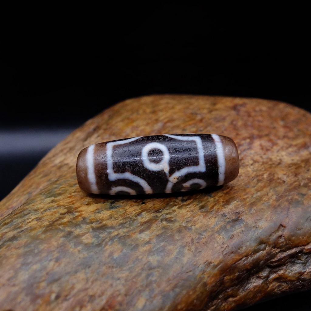 Бусина дзи 6 глаз №20