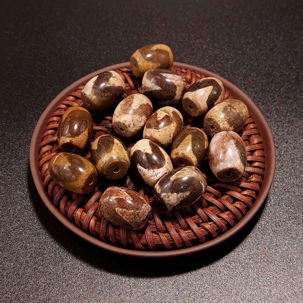 Бусина дзи зубы тигра №18