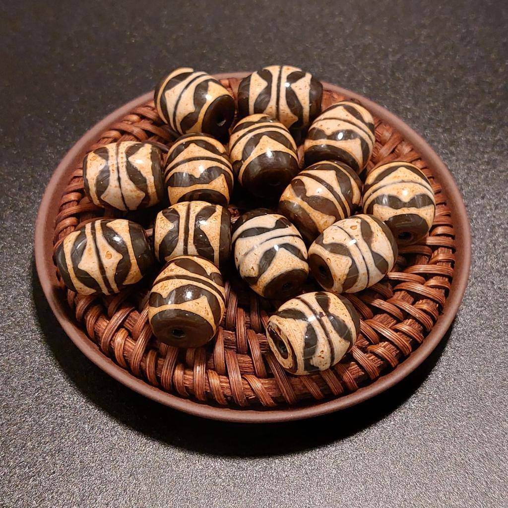 Бусина дзи двойные зубы тигра №19