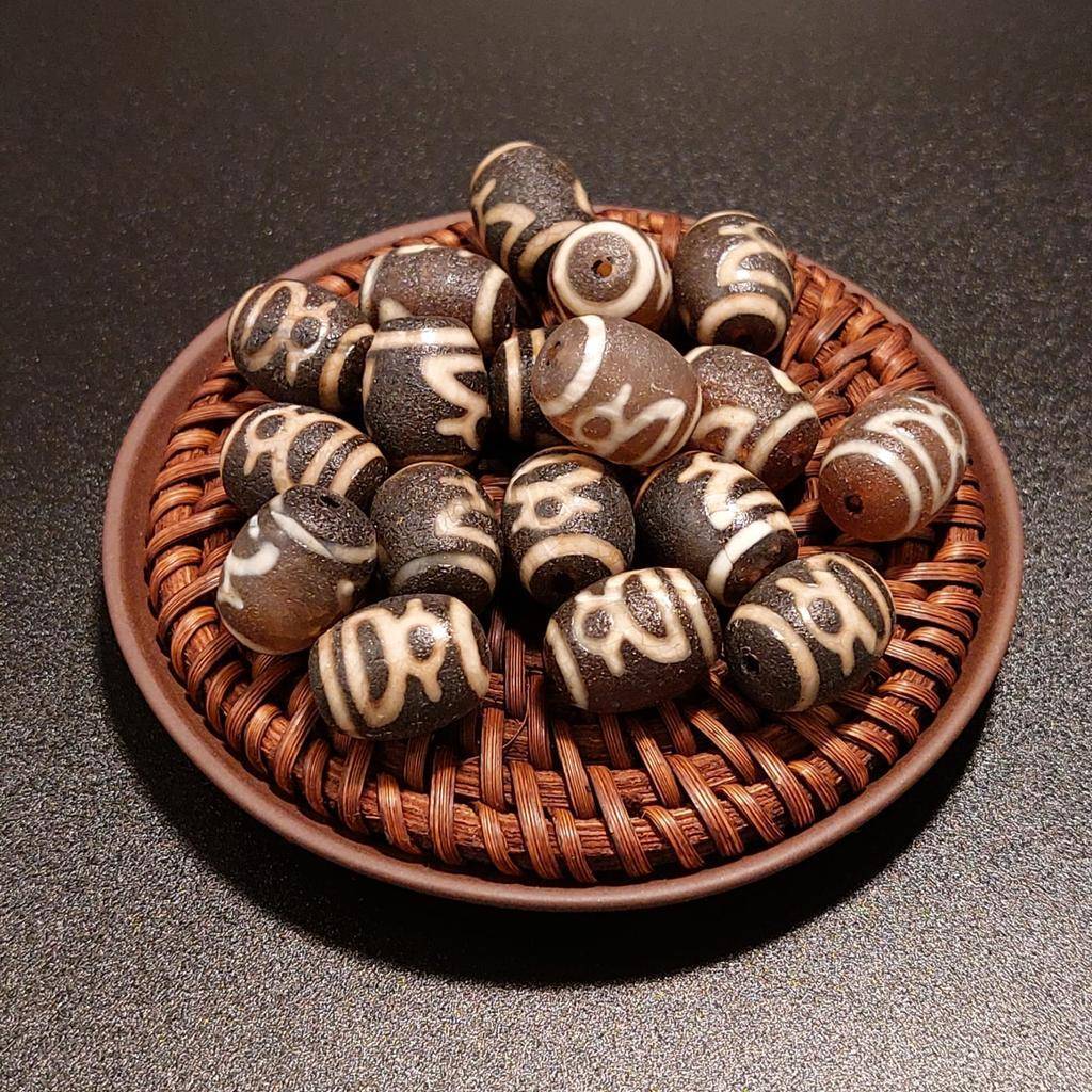 Бусина дзи Кубера №3