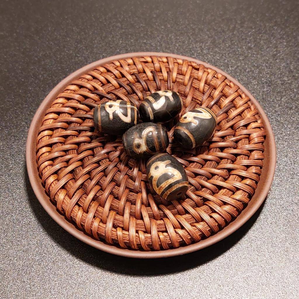 Бусина дзи Кубера №5