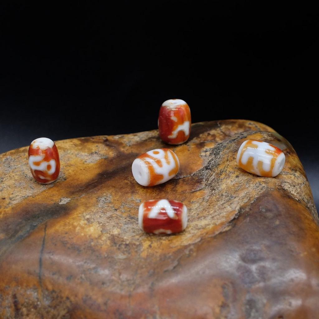 Бусина дзи большой человек №9